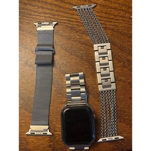 Apple Watch  series 2 with 3 ss bands 38mm. Overall good condition